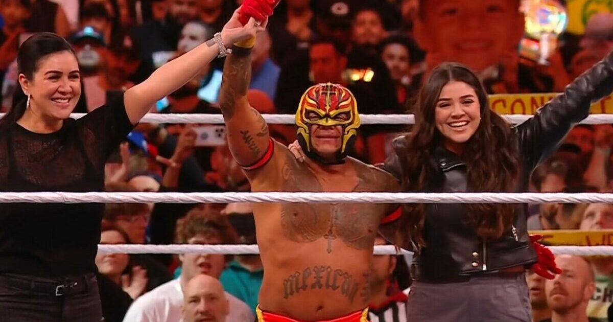 Bad Bunny Helps Rey Mysterio Defeat Dominik At WWE WrestleMania 39